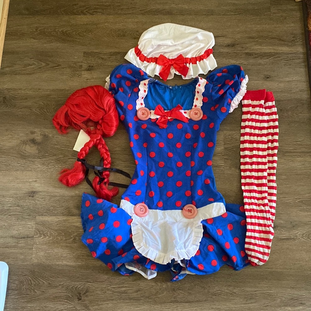 Halloween raggedy Ann costume. Small womans. 4 pieces